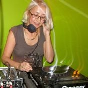 NAUGHTYS RADIOACTIVE PARTY WARM UP - OLD SKOOL MASH UP ! 