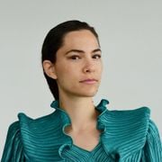 Dida Pelled is Making a Scene