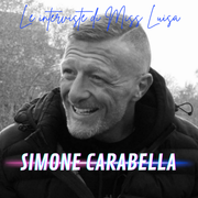 Le interviste di Miss Luisa 06.03.2026 con SIMONE CARABELLA