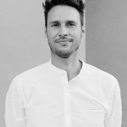 Matej Hakár – Architektúra vo svetle pozornosti