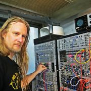 ✚ VENETIAN SNARES [Breakcore]