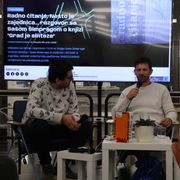 Radno čitanje: Nešto je zajednica... razgovor sa Sašom Šimpragom