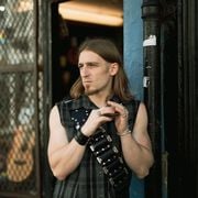 Will Wilde is making a scene