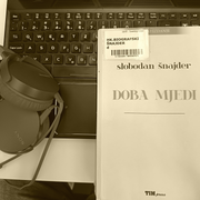 Čitanje pod pritiskom: "Doba mjedi" Slobodana Šnajdera