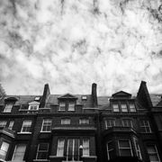 Núvol de fum 484 | interiors grisos