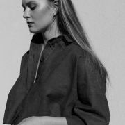 Monika Mandač (MANDACH) – Estetika nedokonalosti a dokonalá prepracovanosť detailu