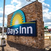 How to Choose the Right Monument Sign for Your Business: A Step-by-Step Guide