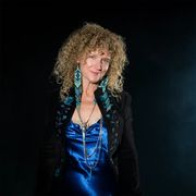 Karyn Oliver is Making a Scene