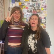 agony aunts  (08.16.2025)