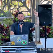 Peppers Surfers Paradise - live poolside mix