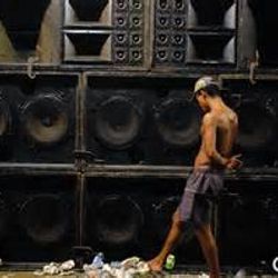 THE GLOBAL GLITCH 53