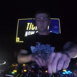 Viper 100 Showcase - 02 - BMotion (Viper Recordings) @ Work Bar Nightclub - Ldn (20.04.2017)