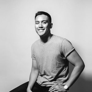 42 - Rich Bustos / LinkedIn Software Engineer Shares Insights on Coding, Minimalism, and Investing