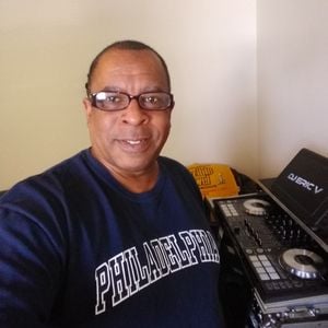 DJ Eric V's Old School Mastermix Salute to 