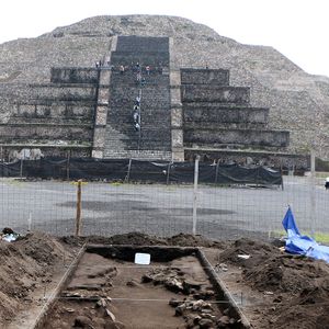 Hallazgos en Plaza de la Luna en Teotihuacan