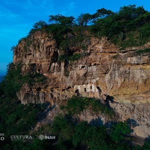 Zona arqueolÃ³gica. Cerro de las ventanas