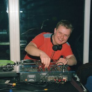 DJ PoDgY - Happy 2004