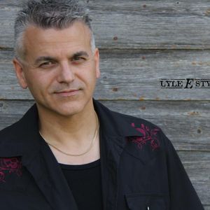 Russell Hill's Country Music Show on Express FM feat. Lyle E. Style from Winnipeg. 13/04/22