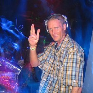 Dj. Scott Brown Mc. Jet Oasis England vs Scotland 6.7.02 by Trixy