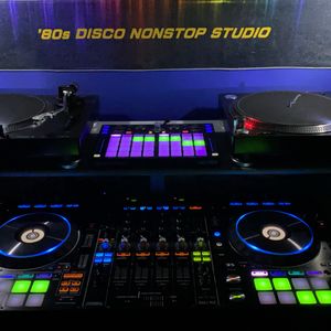 80’s Disco Mix by Turntable