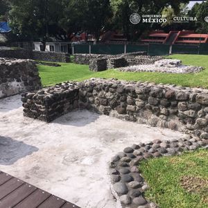 Plaza central de la Zona Arqueológica de Mixcoac