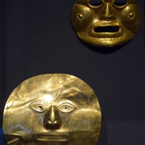 Máscaras funerarias de Colombia en Museo Nacional de Antropología
