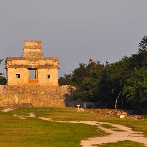 Dzibilchaltun. Contradicciones histÃ³ricas