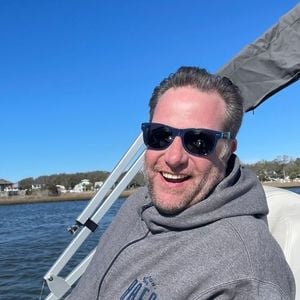 Edge of the Dial with Rob - 05/16