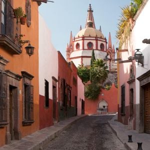 Tiempo queretano. Las fiestas de la cruz en San Miguel de Allende, Guanajuato