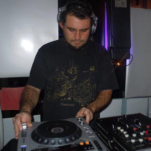 Springfield, MO @ Fresh Mode February 2011.  All vinyl Drum and Bass