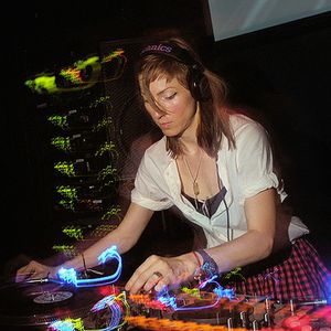 Ellen Allien @ 1040 Leipzig 21.3.99 by HandKlang | Mixcloud