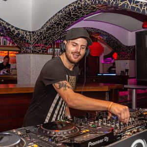 DJ Jonny Docherty November 2017 Ibiza Tech House Mix 