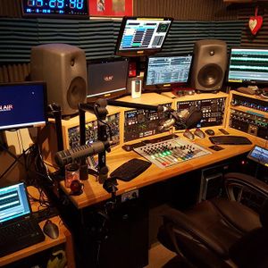 Capital Radio House Party 89 90 Compilation Mixed By Les Adams James Hamilton From Dat Masters By Les Adams Mixcloud