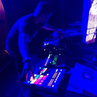 Florian Meindl LIVE at Trabendo Paris MODULAR Night April 2016