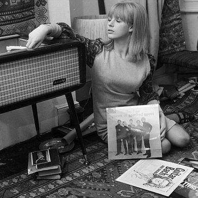 'SomethingCool' MusicMagazine ✧The InnerView▹ Ryan Holweger 