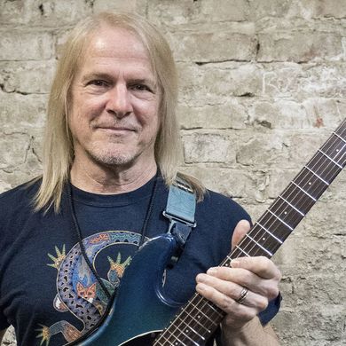 Steve Morse of Deep Purple joins me for a long informal chat.