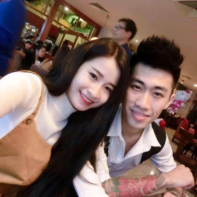 Nam diễn viên Hồng Thanh mừng sinh nhật DJ Mie ngọt ngào