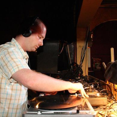 Hugo Mendez live from FreeDbar 31072010