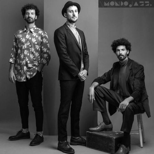 Shalosh, Triple Blind, Shake Stew, Steve Khan, Miroslav Vitous, Jack DeJohnette [Mondo Jazz 363-3]