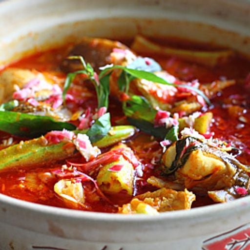 "" SAMBAL TUMIS PEDAS ""