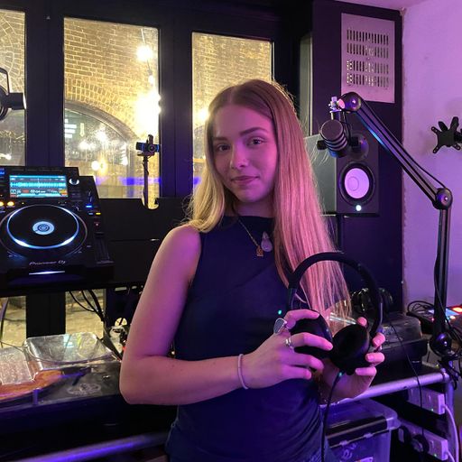 batgirl 25/01/25. [Voices Radio]