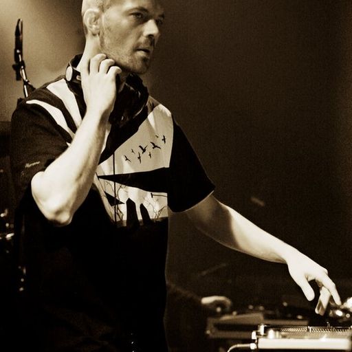 DJ MK - SAT NIGHT KISS FM -AUG 2004 - VINYL MIX