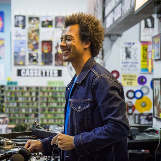 Esa Presents (live from Amoeba Music, Los Angeles) // 26-11-2018