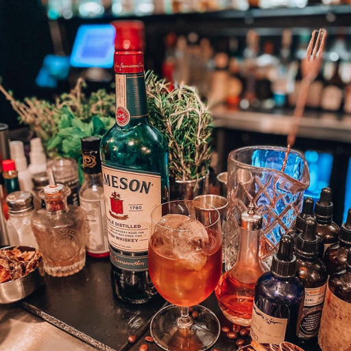 Food & Drink Show w Short Eats, OGGS + Looking Glass Cocktail Club