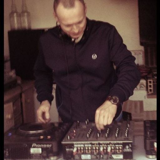 Area 32 054 Hr1 Dave Johnson Mix
