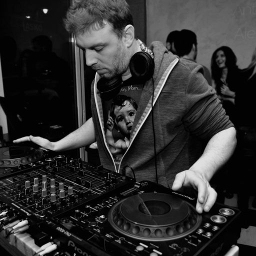 Tomi Bojadzi Guest dj at Chillin Bar - Magnetik Crew 05.03.2014