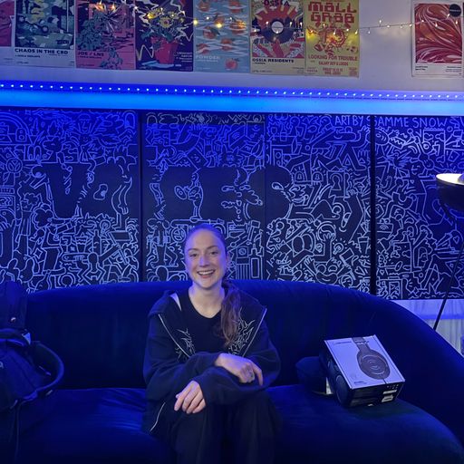 Izzy Locke - 23/11/25 - Voices Radio