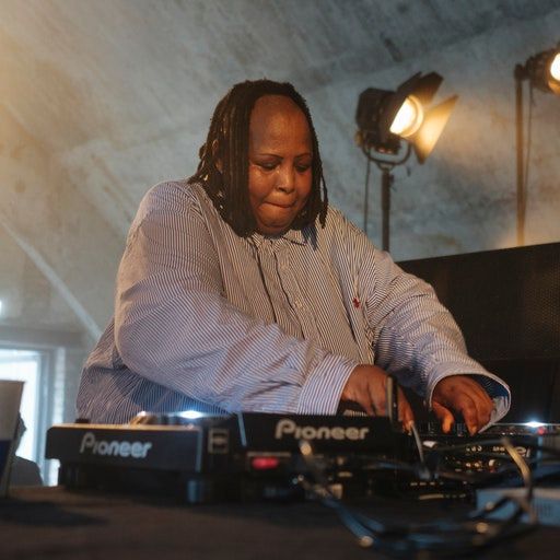 On the Floor – Lakuti at Red Bull Music Festival Berlin