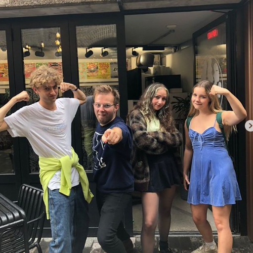 Andy Backhouse w/ Tommy Villers & Piri 08/09/22