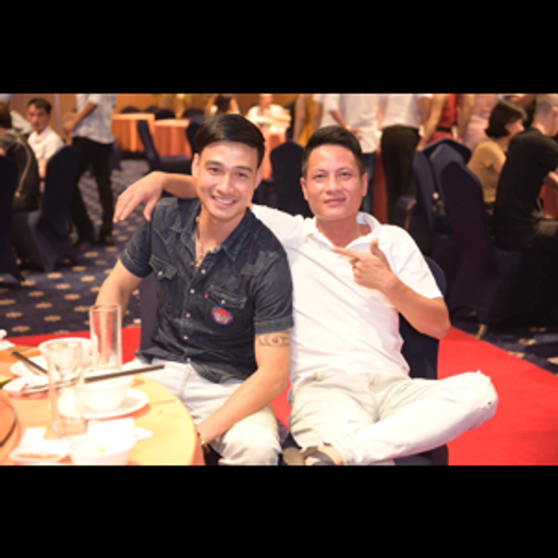 YÊU TRONG BÓNG TỐI